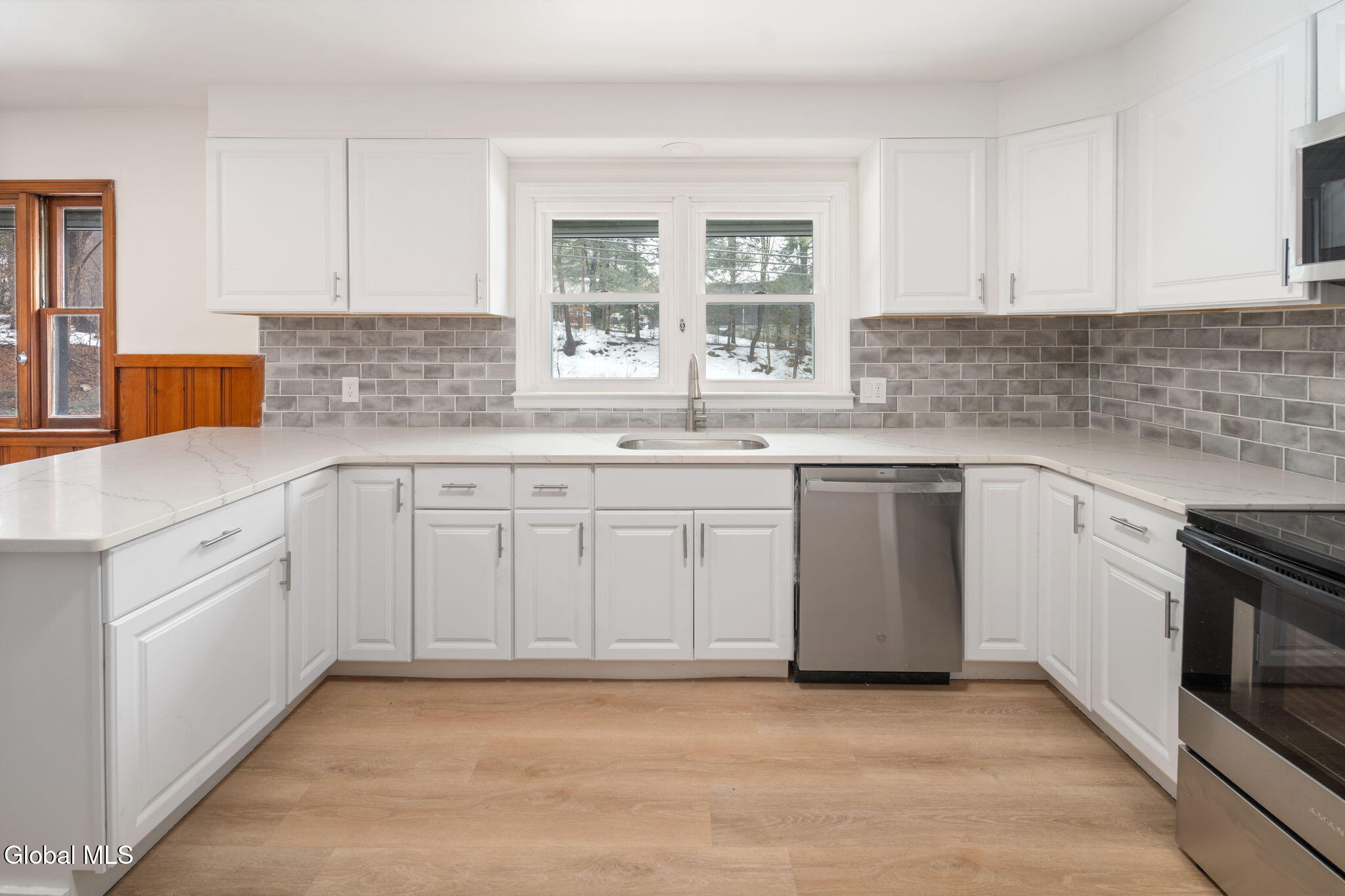 23 Brickyard Road Troy, NY 12182 - Photo 10 of 32 13-23BrickyardRd_13