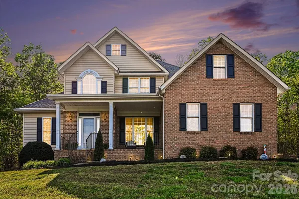 $525,000 | 7940 Oakmont Court, Hickory, NC 28602