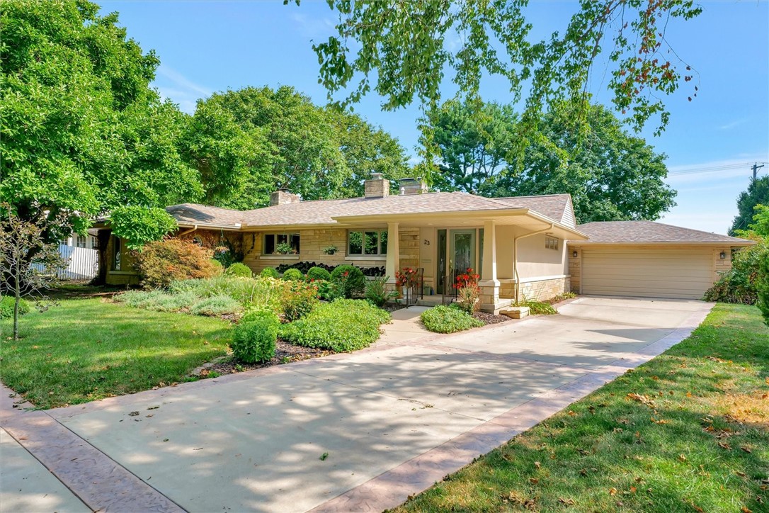23 Elm Ridge Mattoon, IL 61938 - Photo 1 of 37 Gallery Image 1