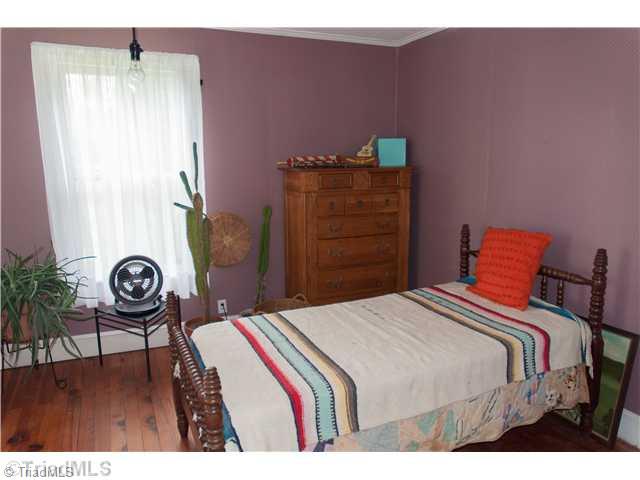 310 Lake Leonard Road Lexington, NC 27295 - Photo 14 of 16 3rd Bedroom.