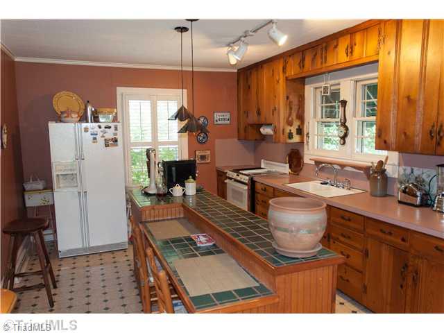 310 Lake Leonard Road Lexington, NC 27295 - Photo 5 of 16 Kitchen.