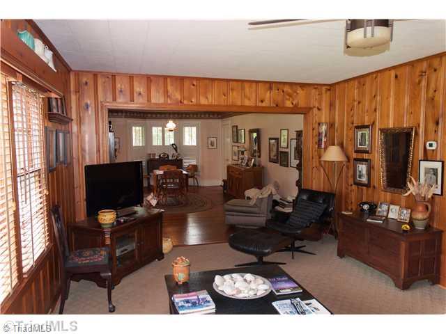 310 Lake Leonard Road Lexington, NC 27295 - Photo 7 of 16 Living Room.