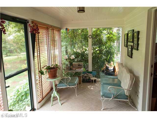 310 Lake Leonard Road Lexington, NC 27295 - Photo 10 of 16 Sunroom.