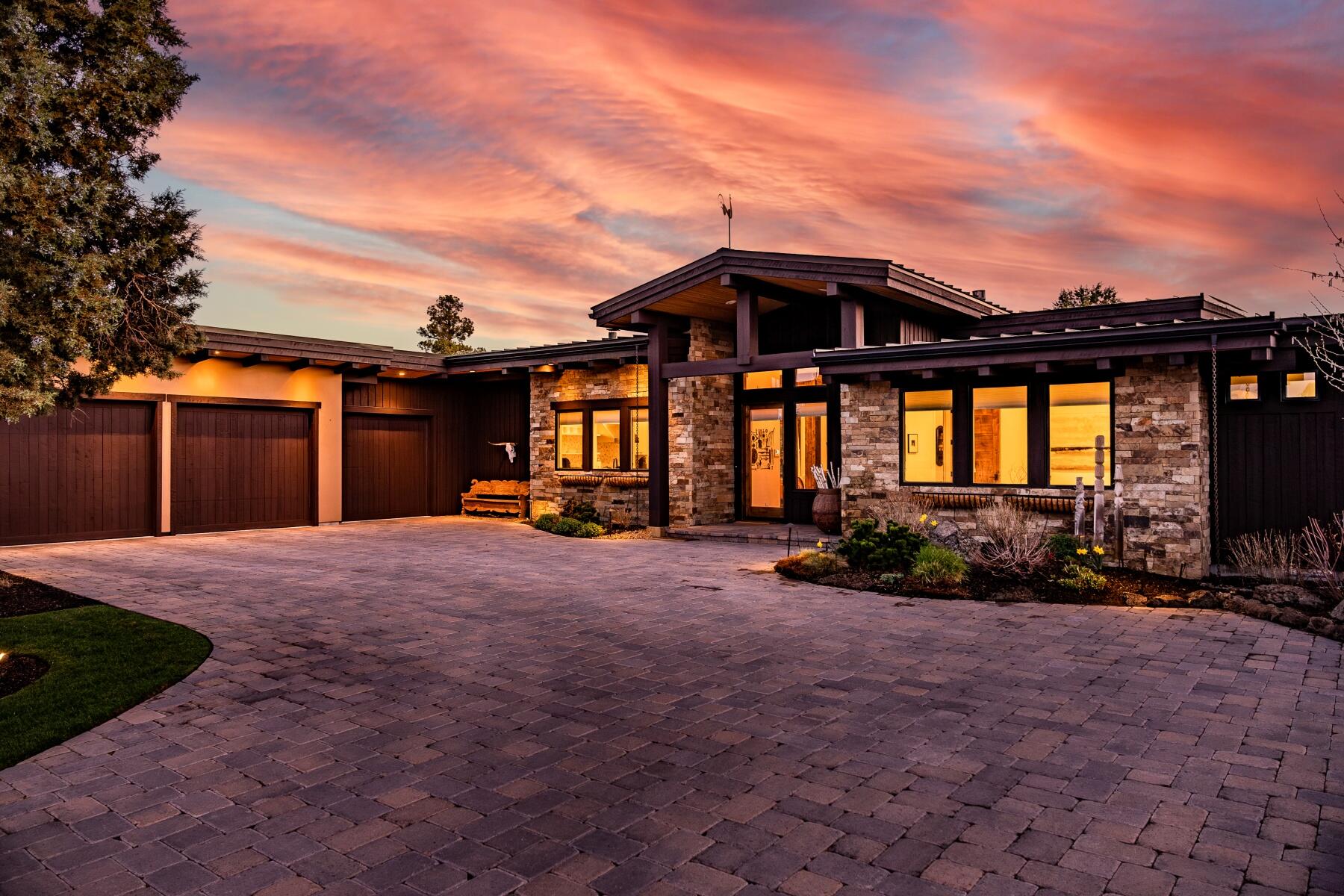 23116 Switchback Court Bend, OR 97701 - Photo 2 of 39 Beautiful, Contemporary Home located in The Estates at Juniper Preserve and Pronghorn Club