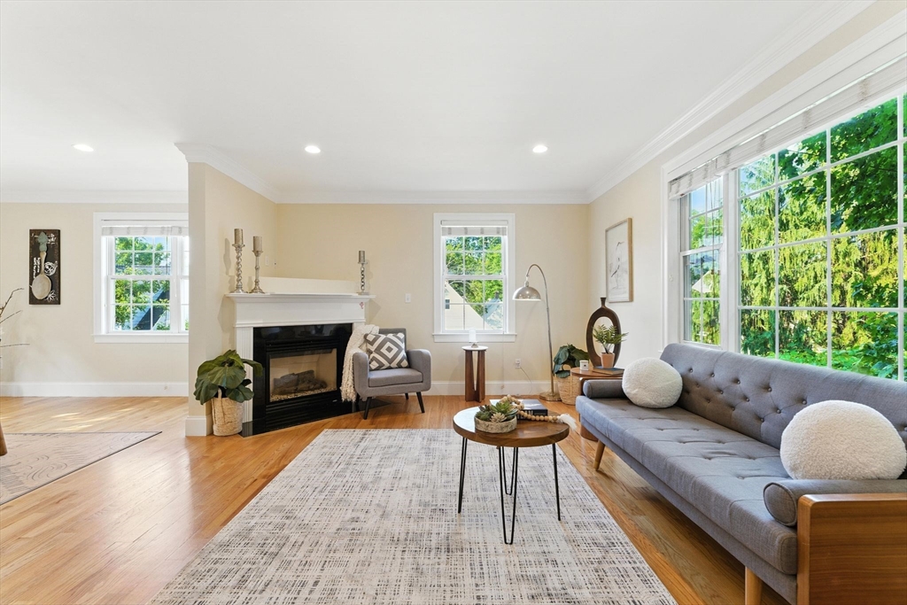 582 Trapelo Road, Unit 582 Belmont, MA 02478 - Photo 3 of 26 Gallery Image 3
