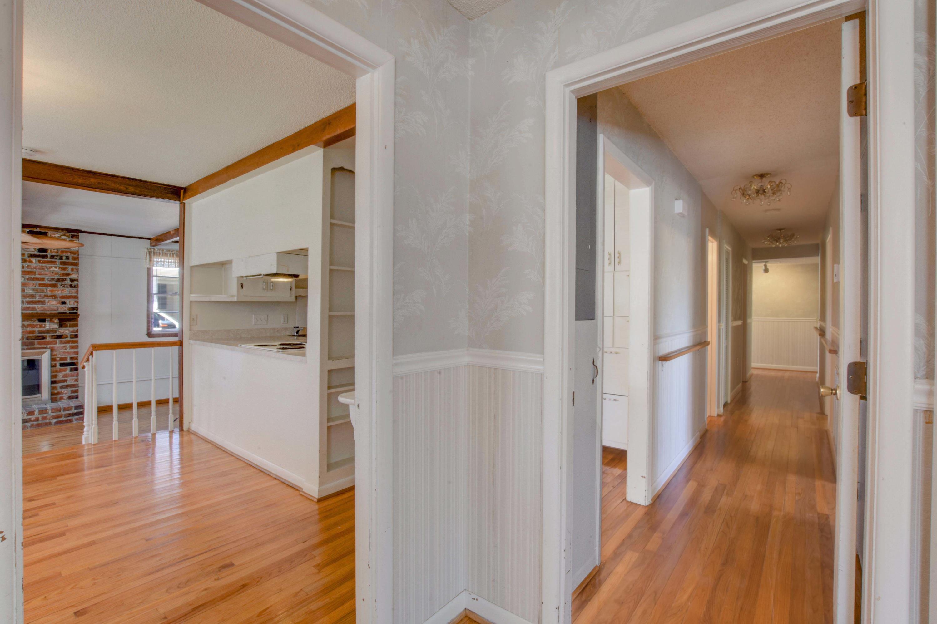 1124 John Rutledge Avenue Hanahan, SC 29410 - Photo 4 of 21 1-4