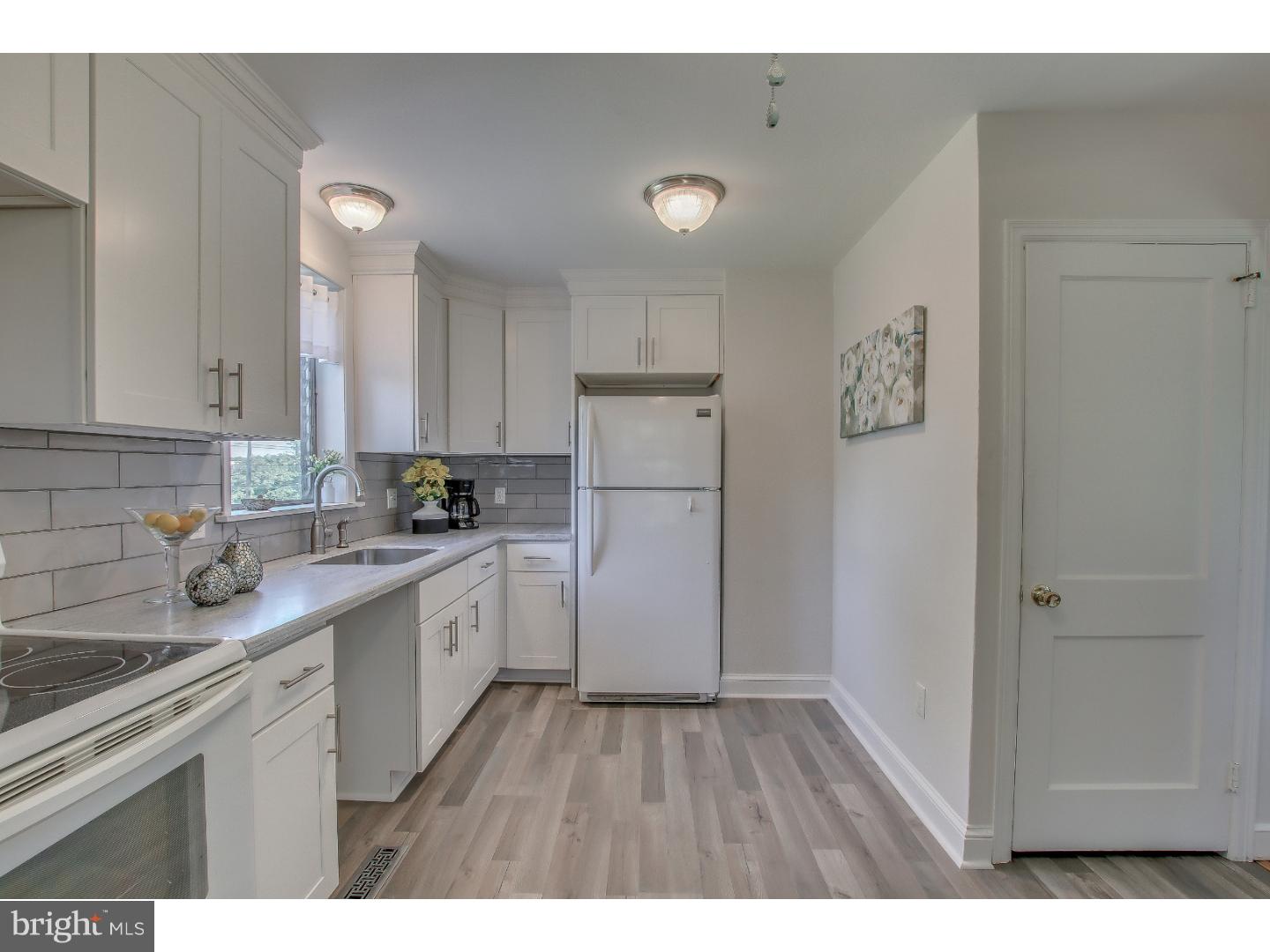 2434 Dale Road Huntingdon Valley, PA 19006 - Photo 5 of 15