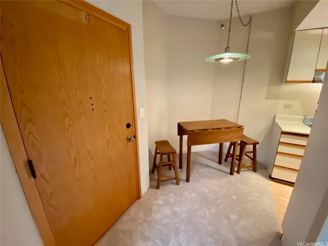 $2,000 | 5333 Likini Street, Unit 211, Honolulu, HI 96818