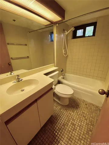 $2,000 | 5333 Likini Street, Unit 211, Honolulu, HI 96818