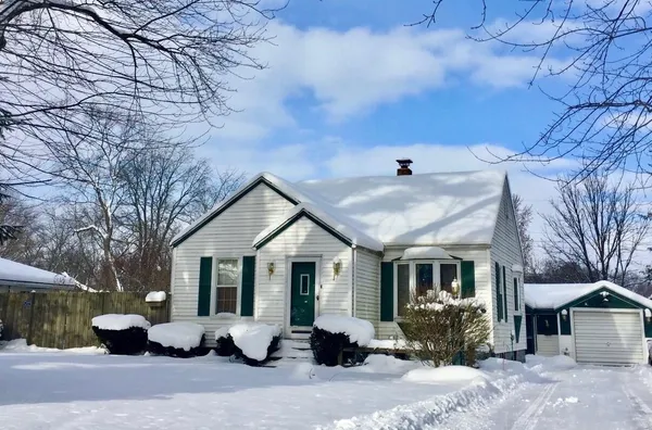 $160,000 | 2529 Lake Shore Drive, Niles, MI 49120