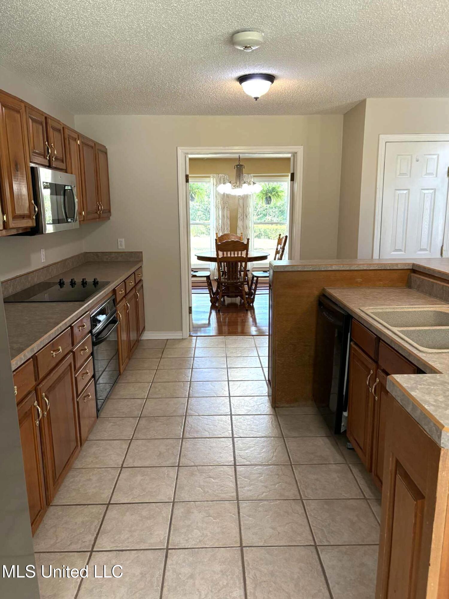 22473 Yankee Town Road Saucier, MS 39574 - Photo 21 of 67 4Kitchenad