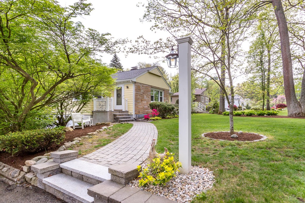 15 Greenbriar Road Canton, MA 02021 - Photo 3 of 14