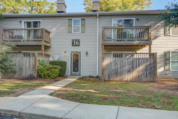 $2,200 | 1402 Camp Road, Unit 16F, Charleston, SC 29412