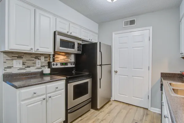 $2,200 | 1402 Camp Road, Unit 16F, Charleston, SC 29412