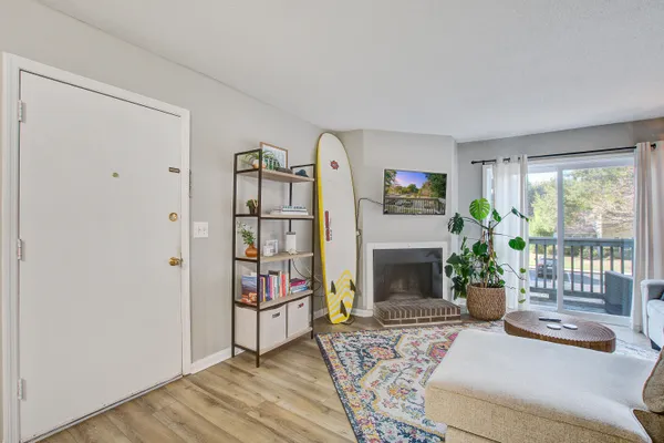 $2,200 | 1402 Camp Road, Unit 16F, Charleston, SC 29412