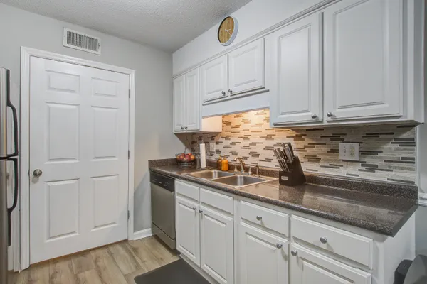 $2,200 | 1402 Camp Road, Unit 16F, Charleston, SC 29412