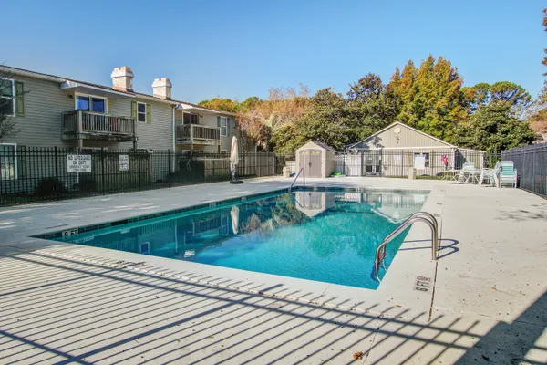 $2,200 | 1402 Camp Road, Unit 16F, Charleston, SC 29412