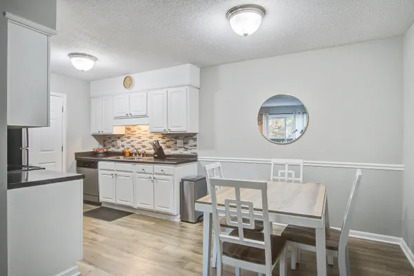 $2,200 | 1402 Camp Road, Unit 16F, Charleston, SC 29412