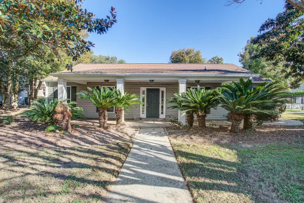 $2,200 | 1402 Camp Road, Unit 16F, Charleston, SC 29412