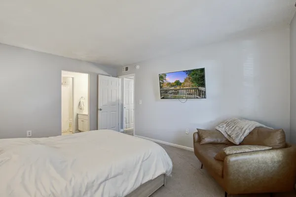 $2,200 | 1402 Camp Road, Unit 16F, Charleston, SC 29412