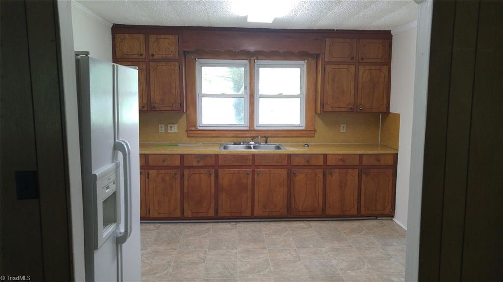 262 Stone Road Reidsville, NC 27320 - Photo 7 of 8 Kitchen.