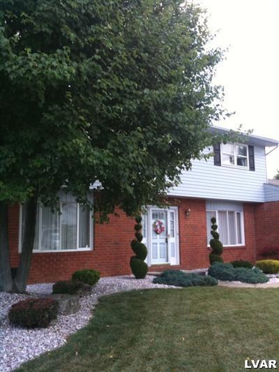 3055 Glendon Road Bethlehem, PA 18017 - Photo 3 of 23