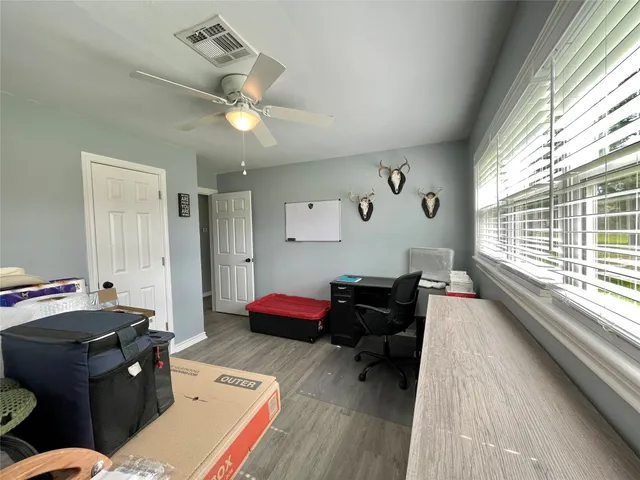 $1,550 | 1116 Lake Street, Clute, TX 77531