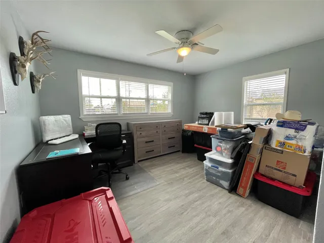 $1,550 | 1116 Lake Street, Clute, TX 77531