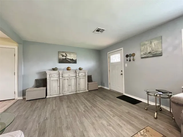 $1,550 | 1116 Lake Street, Clute, TX 77531