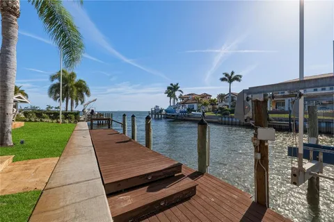 $2,450,000 | 2080 Hawaii Avenue Northeast, St. Petersburg, FL 33703