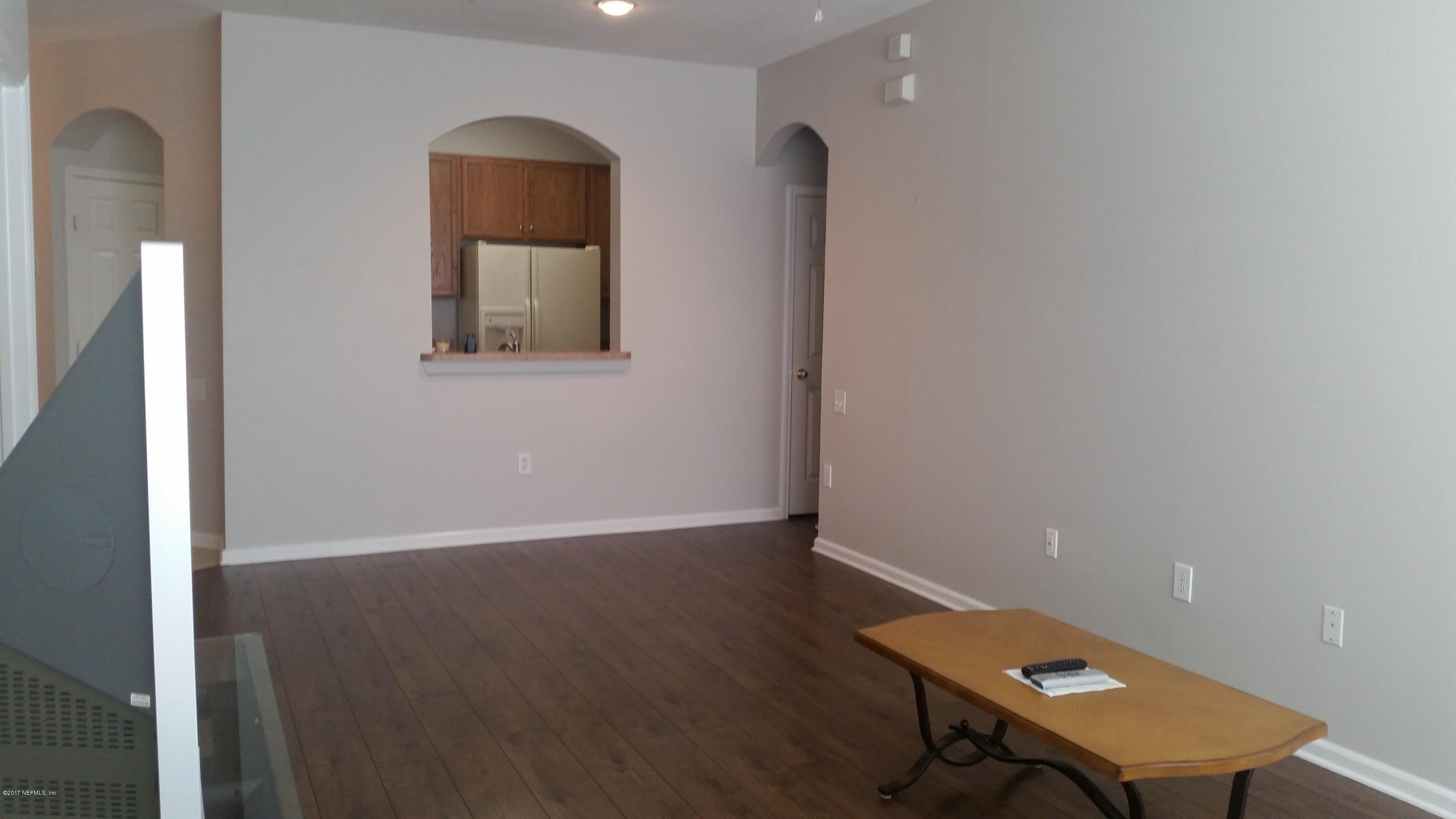 10550 Baymeadows Road, Unit 609 Jacksonville, FL 32256 - Photo 8 of 14 dining area