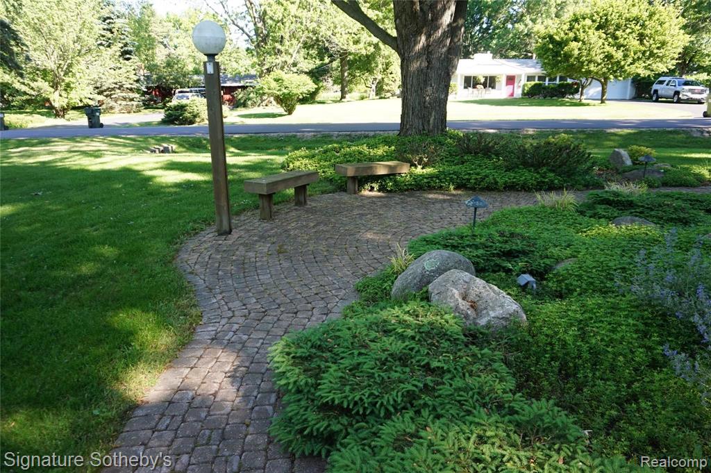 1215 Gettysburg Court Rochester Hills, MI 48306 - Photo 33 of 41