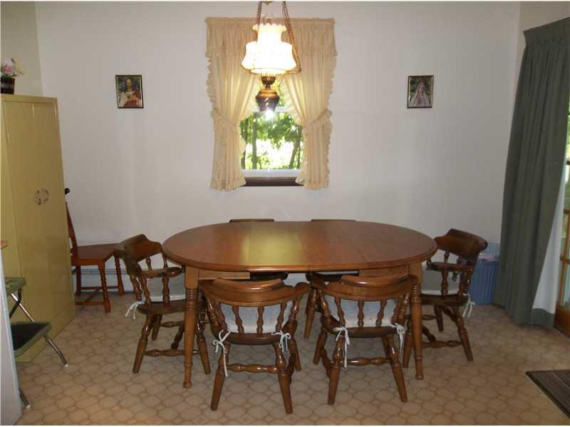 4 Stockman Avenue Saco, ME 04072 - Photo 7 of 21 Kitchen.