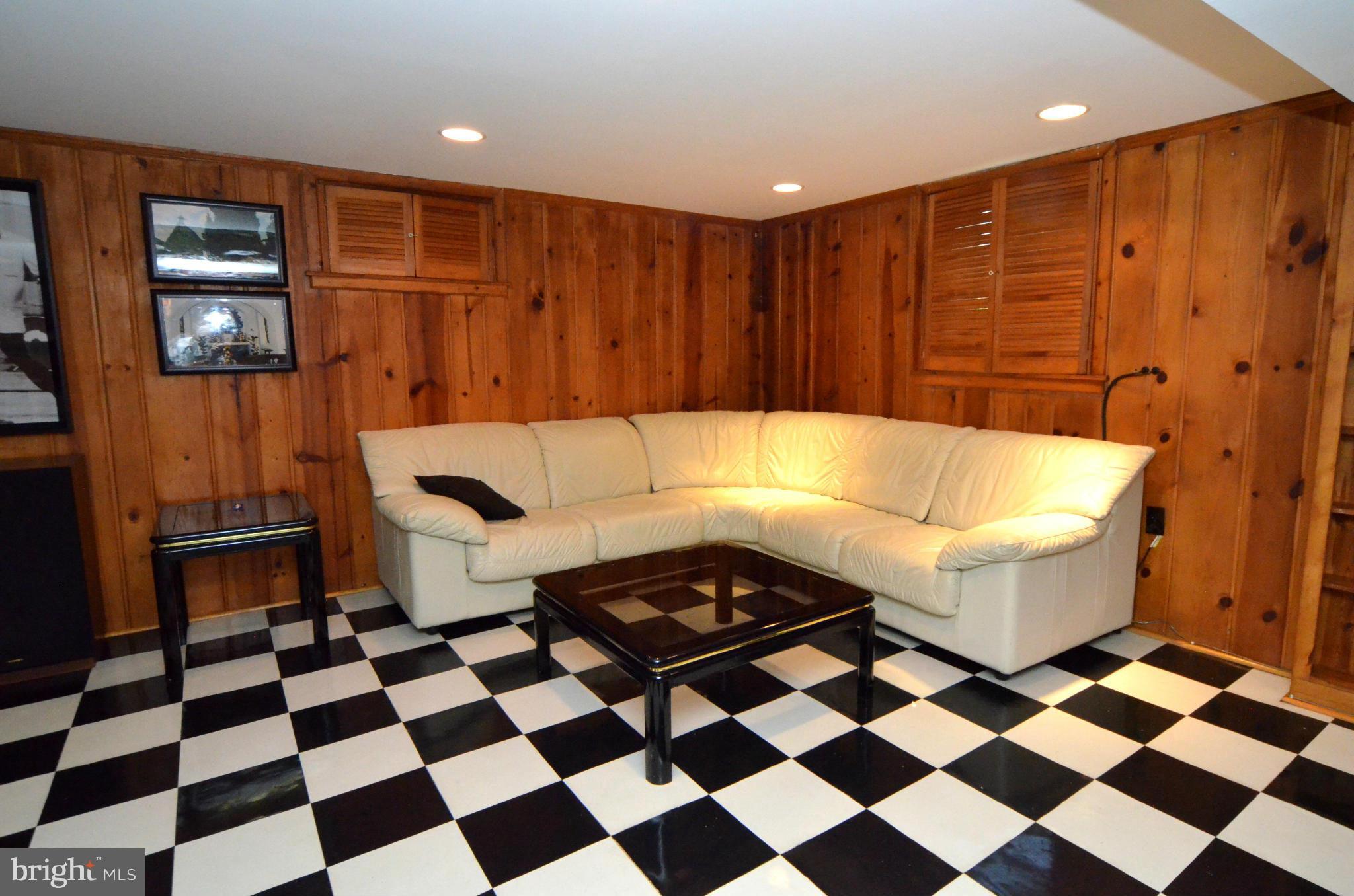 1607 Parham Place Silver Spring, MD 20903 - Photo 14 of 21 Family Room
