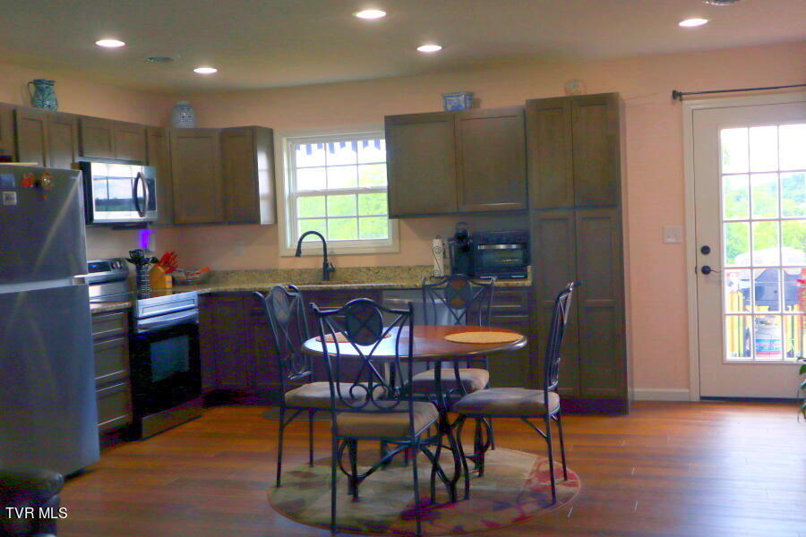 440 Raders Sidetrack Road Greeneville, TN 37743 - Photo 8 of 37 Kit 2
