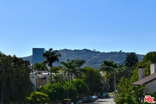 $850,000 | 10409 Riverside Drive, Unit 204, Toluca Lake, CA 91602