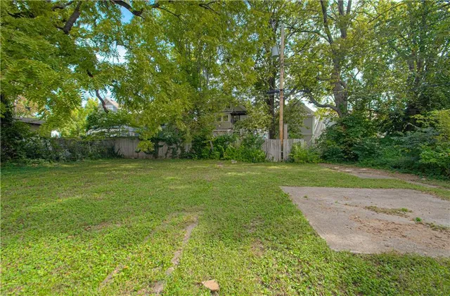 $169,999 | 3411 Agnes Avenue, Kansas City, MO 64128