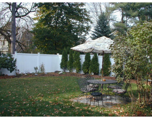 26 Bryn Mawr Road Wellesley, MA 02482 - Photo 2 of 4