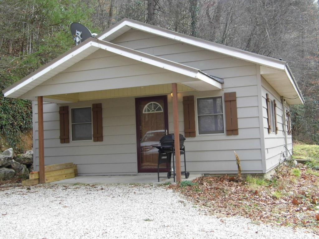 6915 Big Dry Run Road Butler, TN 37640 - Photo 1 of 13 Front Entrance to Home