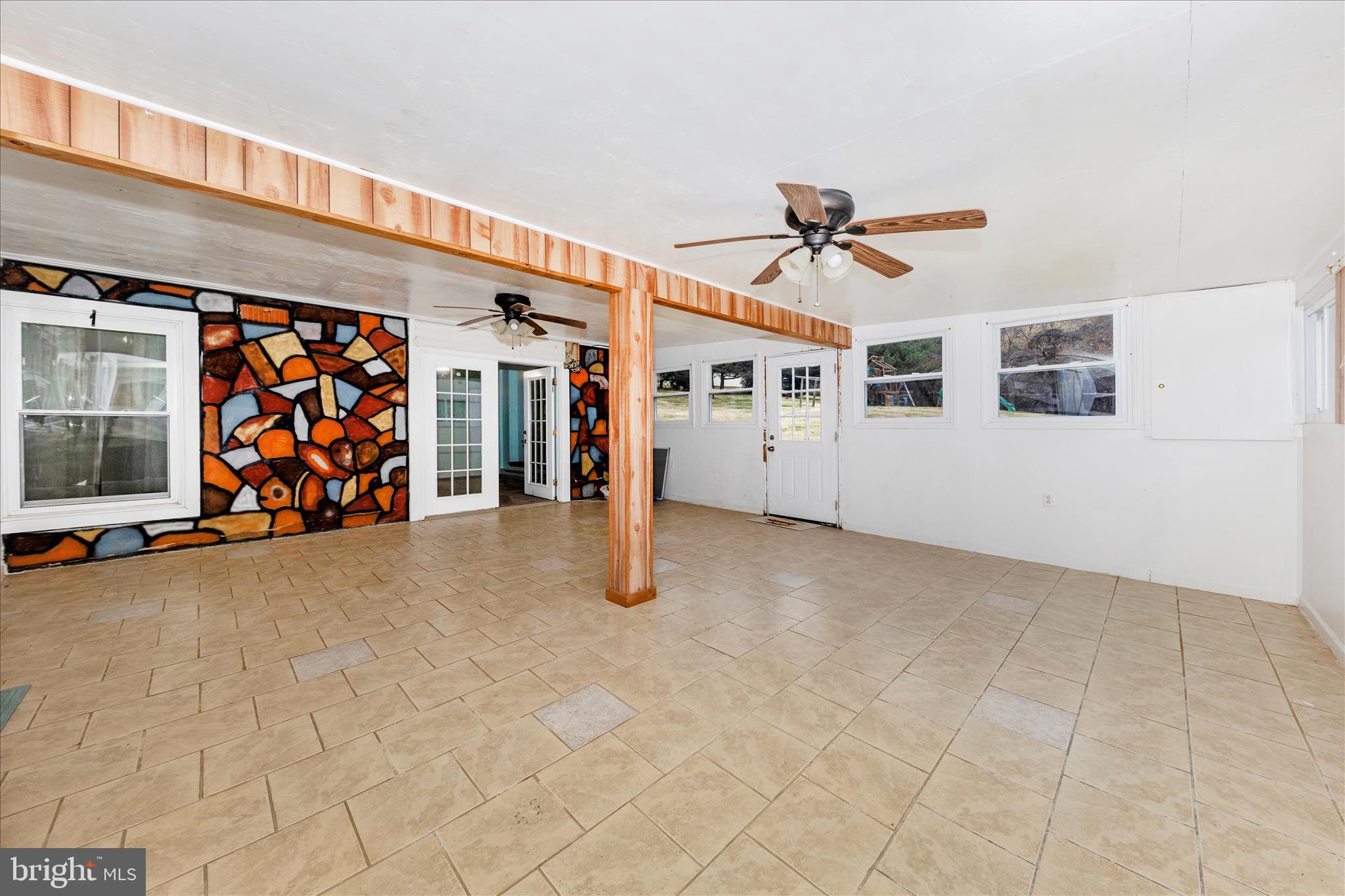 2915 Fry Road Jefferson, MD 21755 - Photo 37 of 66 a view of a livingroom with entryway