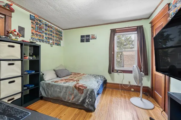 $1,950 | 362 Evans Avenue, Aurora, IL 60505
