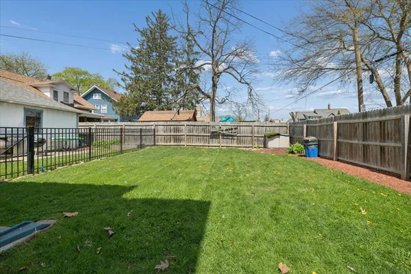 $1,950 | 362 Evans Avenue, Aurora, IL 60505