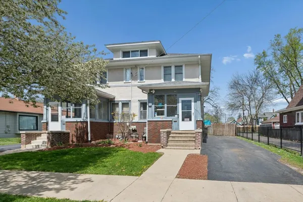 $1,950 | 362 Evans Avenue, Aurora, IL 60505