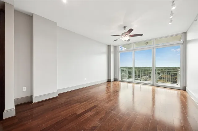 $3,290 | 9870 Gaylord Drive, Unit 1112, Houston, TX 77024