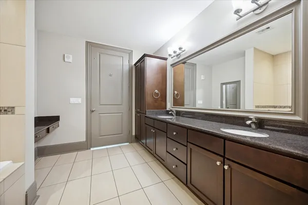 $3,290 | 9870 Gaylord Drive, Unit 1112, Houston, TX 77024