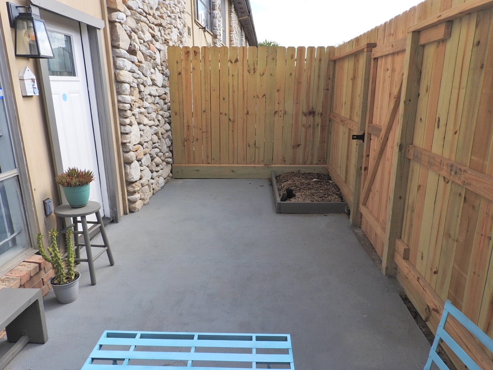 7047 Bissonnet Street, Unit 44 Houston, TX 77074 - Photo 17 of 20 a view of an entryway with staircase
