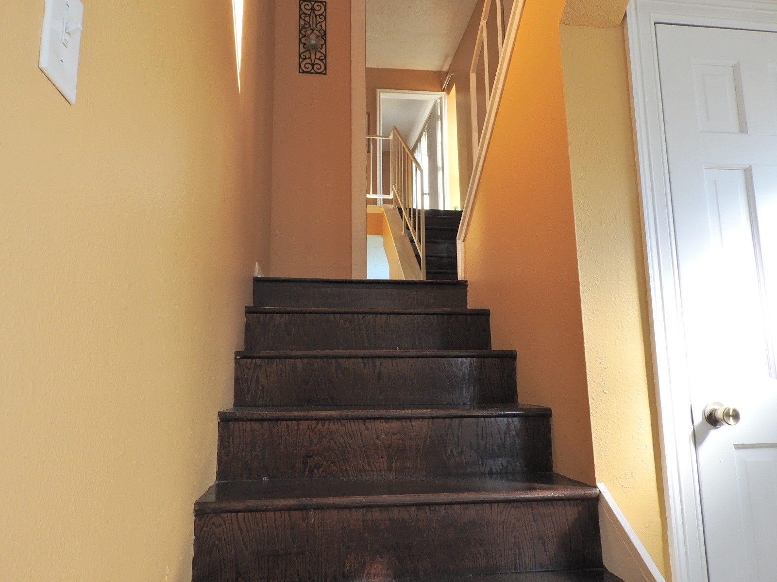 7047 Bissonnet Street, Unit 44 Houston, TX 77074 - Photo 9 of 20 a view of entryway