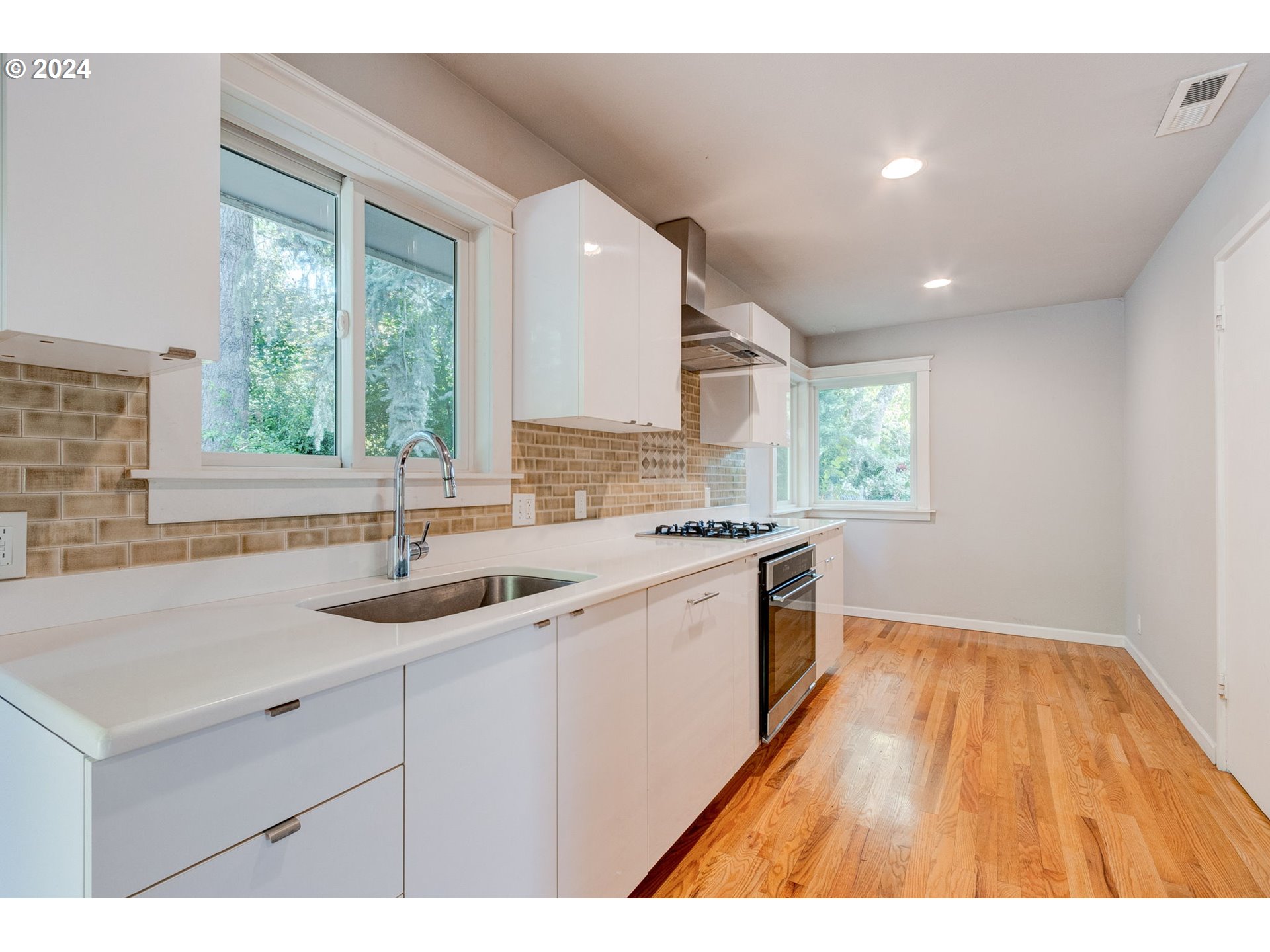 5205 Southwest Nebraska Street Portland, OR 97221 - Photo 13 of 27 Kitchen