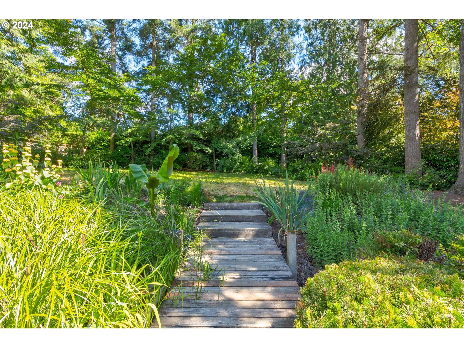 5205 Southwest Nebraska Street Portland, OR 97221 - Photo 21 of 27 Backyard