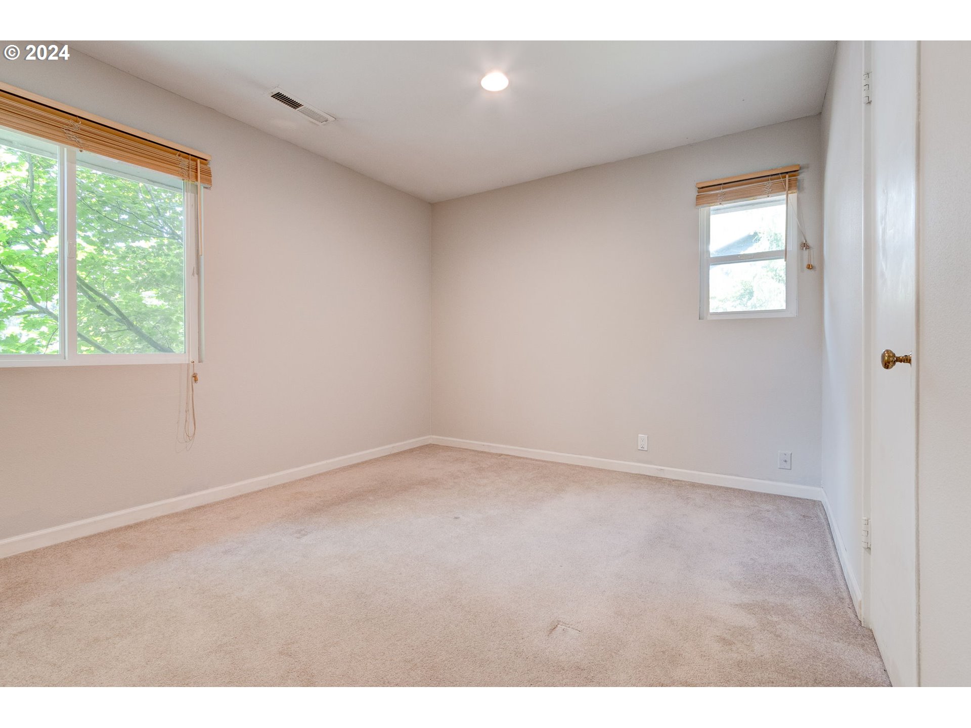 5205 Southwest Nebraska Street Portland, OR 97221 - Photo 6 of 27 Primary Bedroom